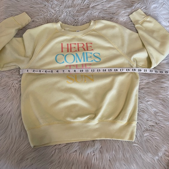 ⛅️ Old Navy | Yellow | Sweatshirt - Picture 5 of 13